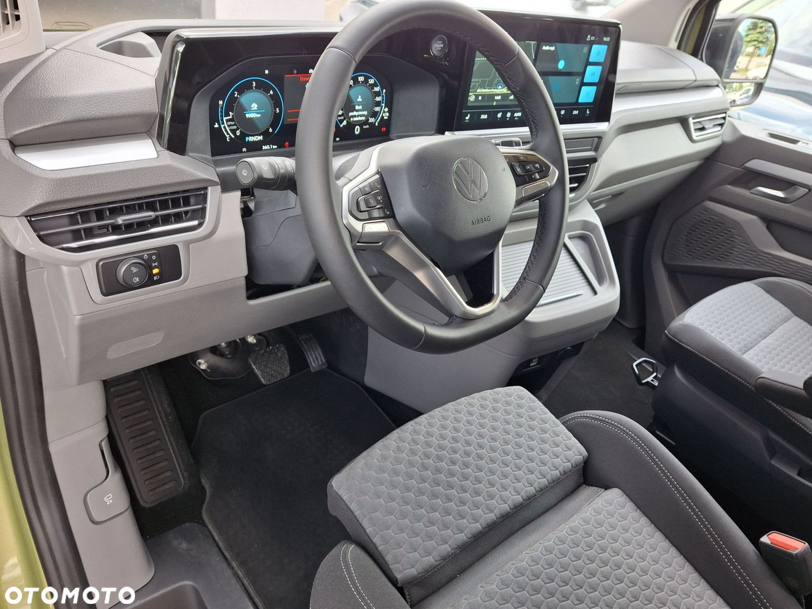 Volkswagen Caravelle - 13