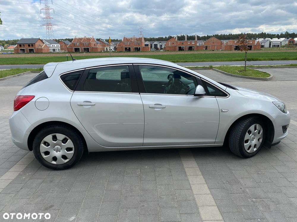 Opel Astra 1.4 T Essentia EU6 - 8