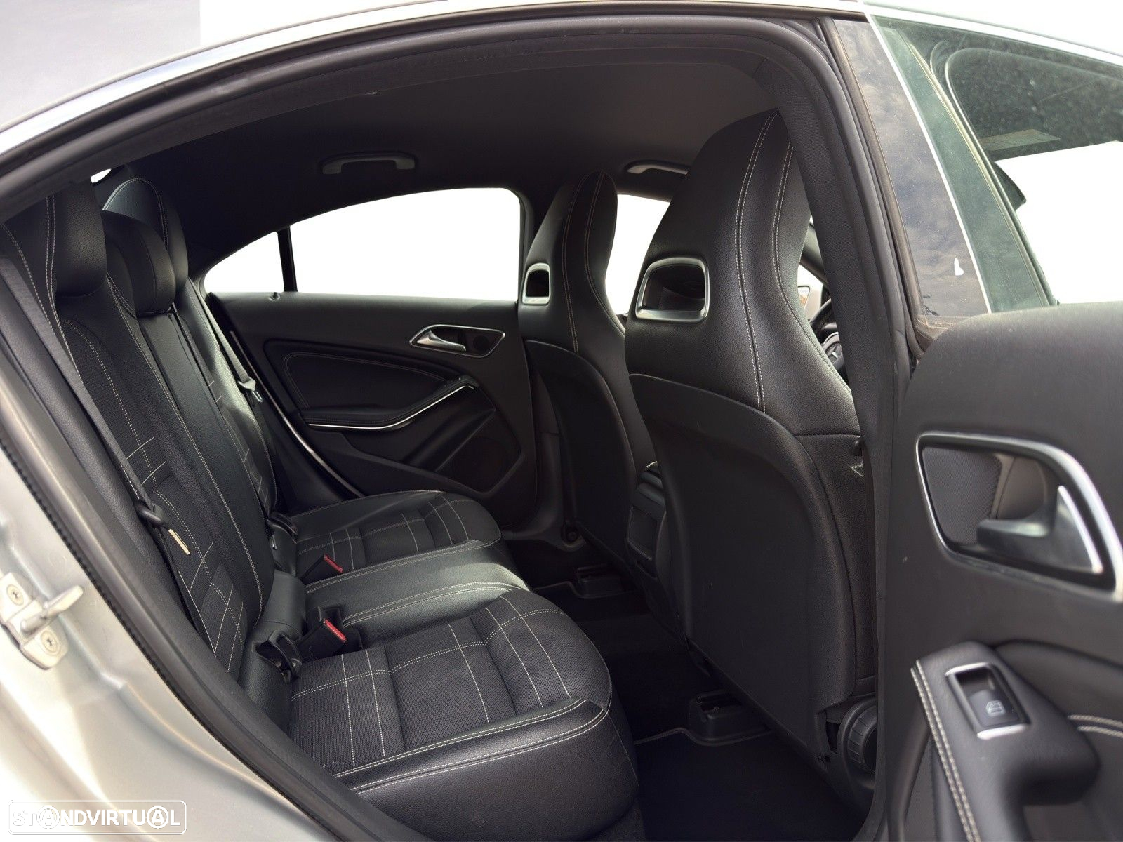 Mercedes-Benz CLA 180 d Urban - 16