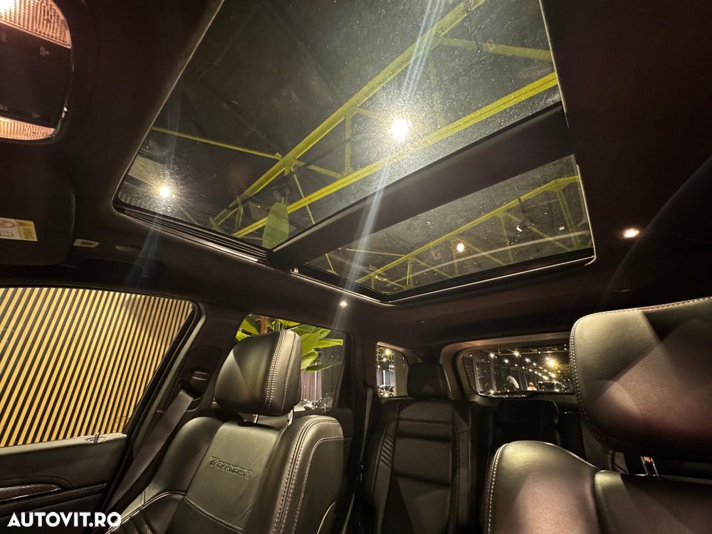 Jeep Grand Cherokee - 33