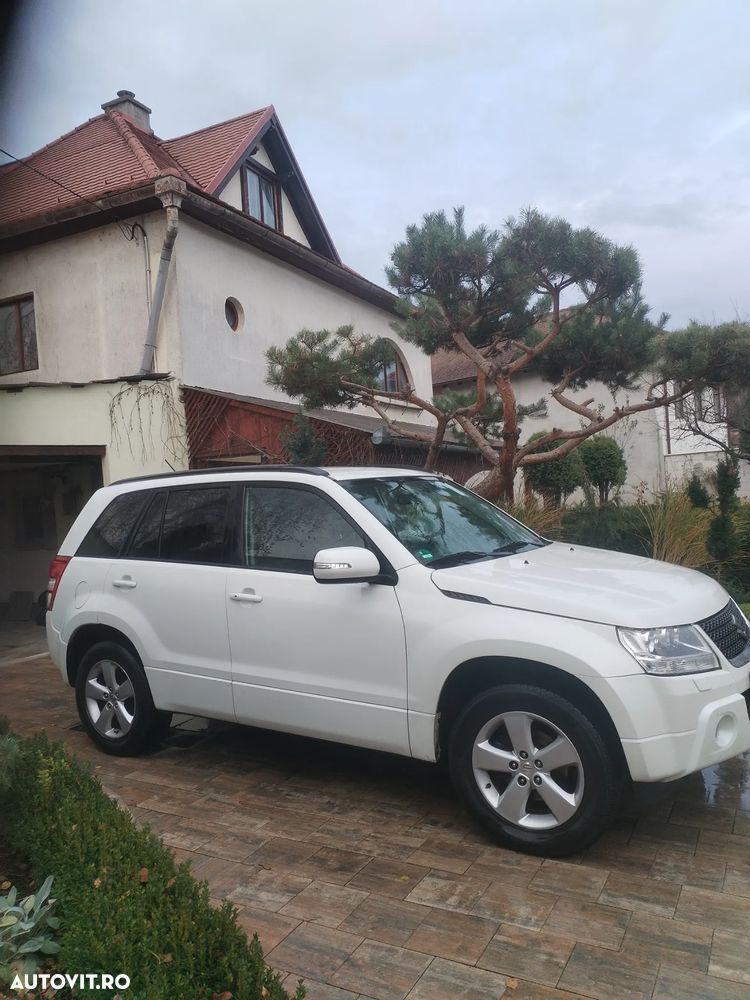 Suzuki Grand Vitara 1.9 DDiS Comfort+ DPF - 2