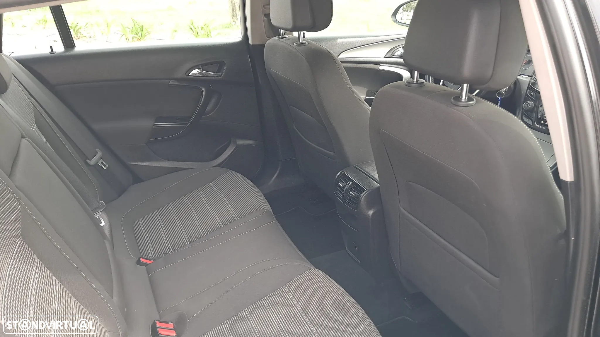 Opel Insignia Sports Tourer 2.0 CDTi Executive S/S - 17