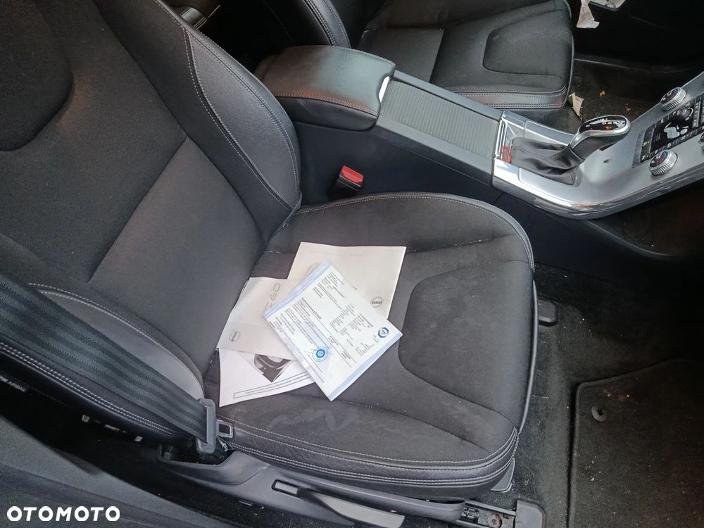 Volvo XC 60 D3 Geartronic Momentum - 17