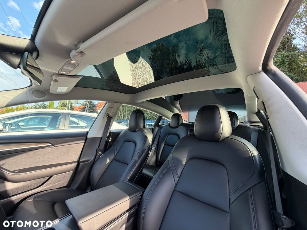 Tesla Model 3 - 24