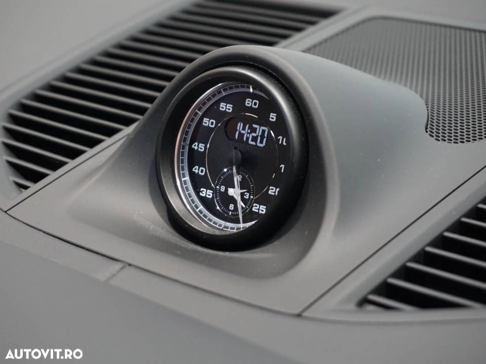 Porsche Macan T - 16