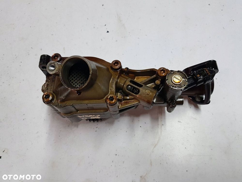 MERCEDES C KLASA W205 14-18r 2.0 CGI POMPA OLEJU A2741801501 - 2