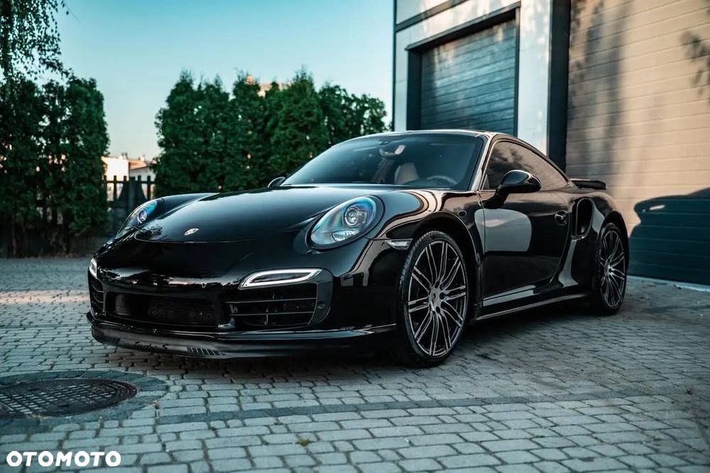 Porsche 911 Turbo - 1