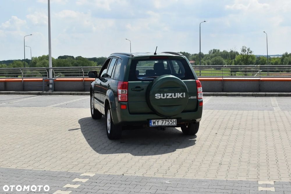 Suzuki Grand Vitara 2.0 De luxe - 10