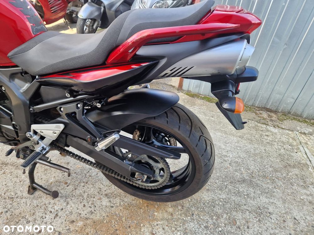 Yamaha FZ6 - 32