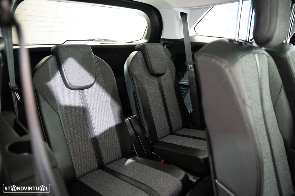 Peugeot 5008 1.2 PureTech Allure EAT8 - 32