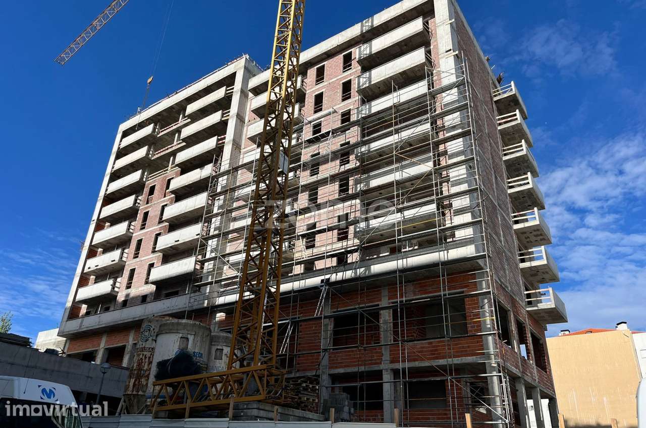 Apartamento Cobertura Duplex T1+1 c/ Terraço Junto ao Palácio do Ge... - Grande imagem: 2/15