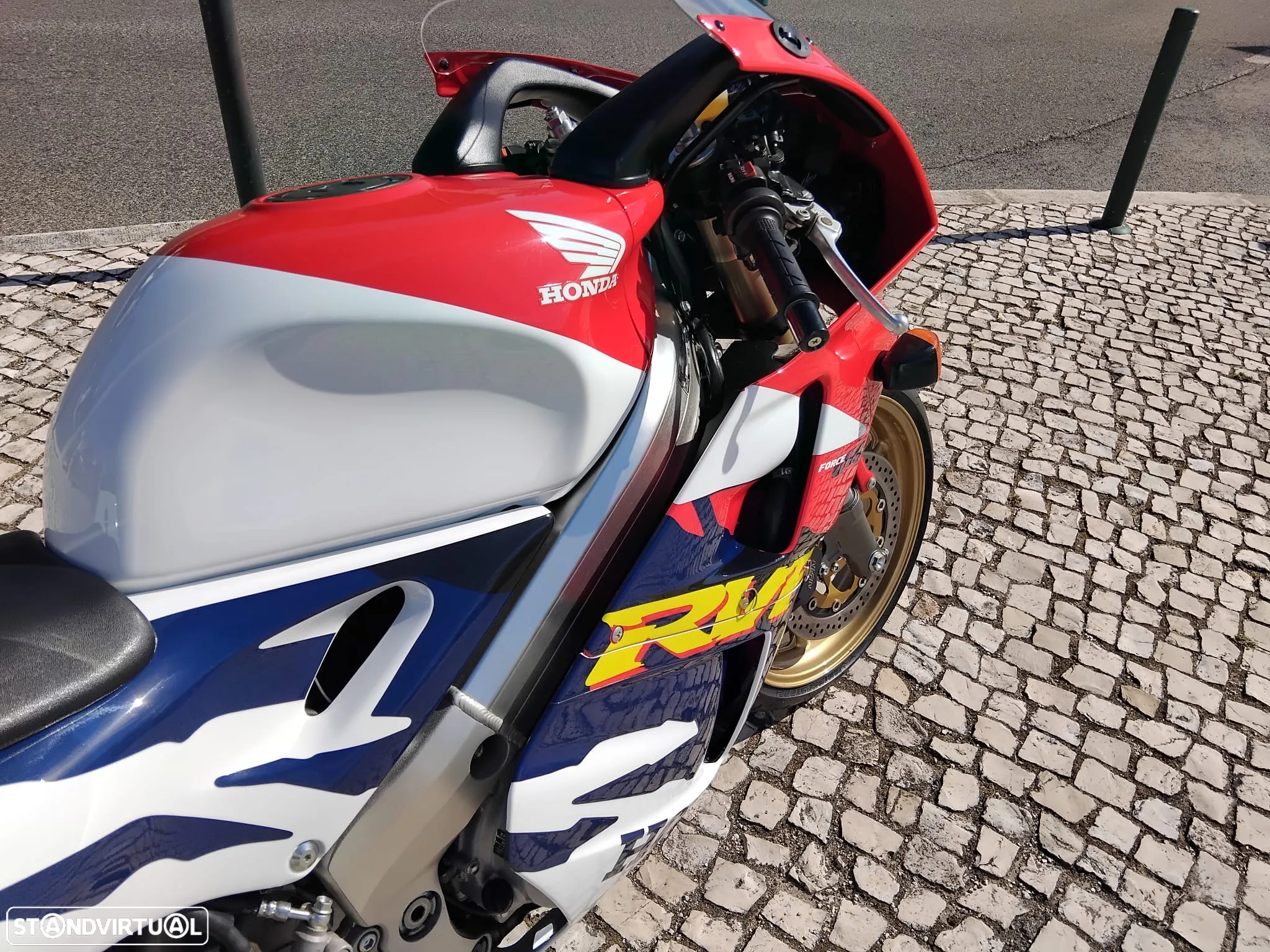 Honda RVF - 11