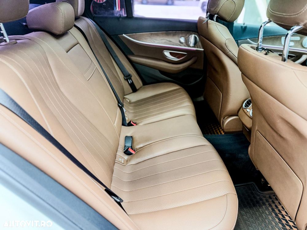 Mercedes-Benz E 300 9G-TRONIC AMG Line - 22