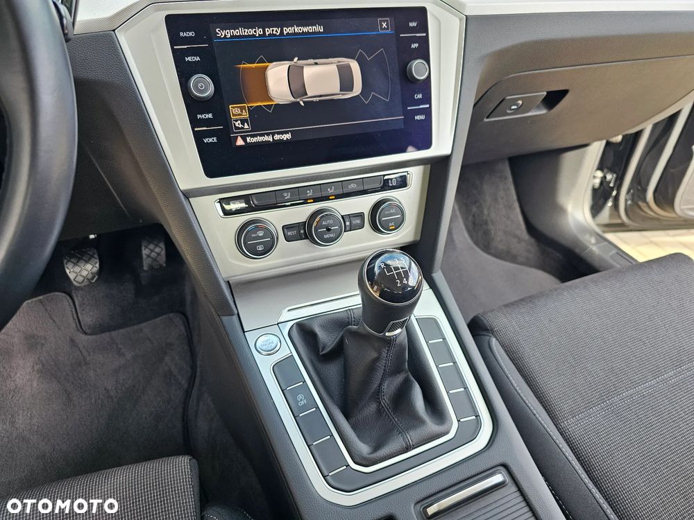 Volkswagen Passat 2.0 TDI BMT Comfortline - 18