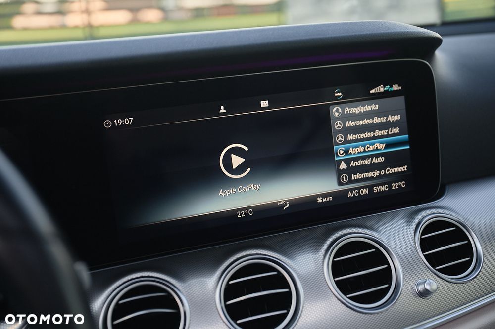 Mercedes-Benz Klasa E 220 d 4-Matic 9G-TRONIC - 34