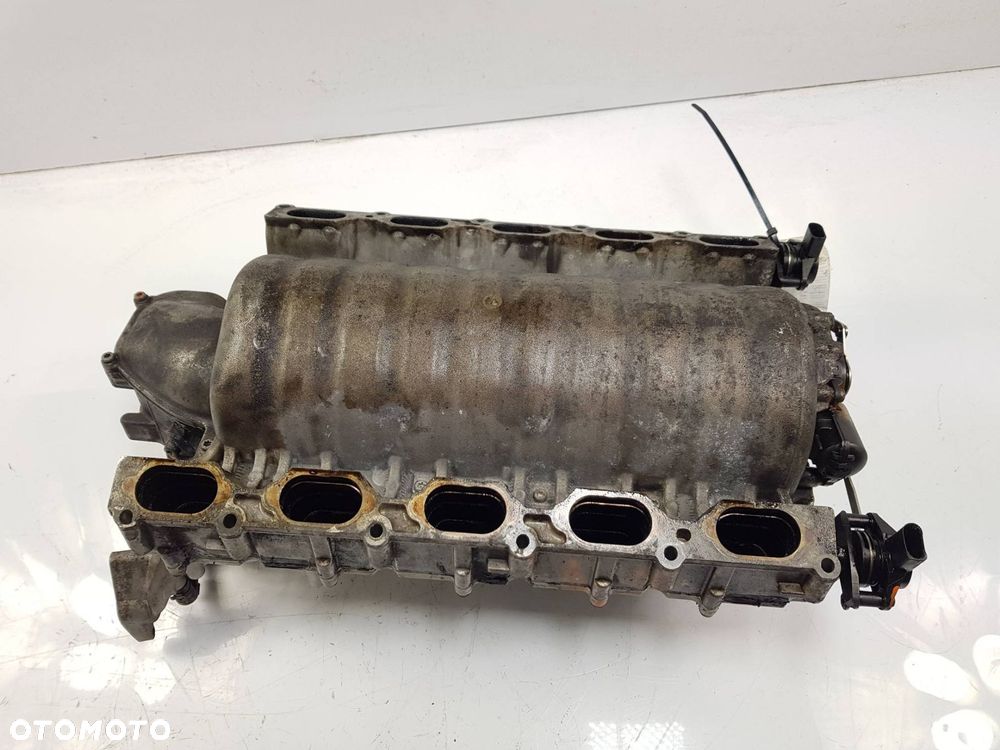 KOLEKTOR SSĄCY AUDI S8 D3 5,2 FSI - 8