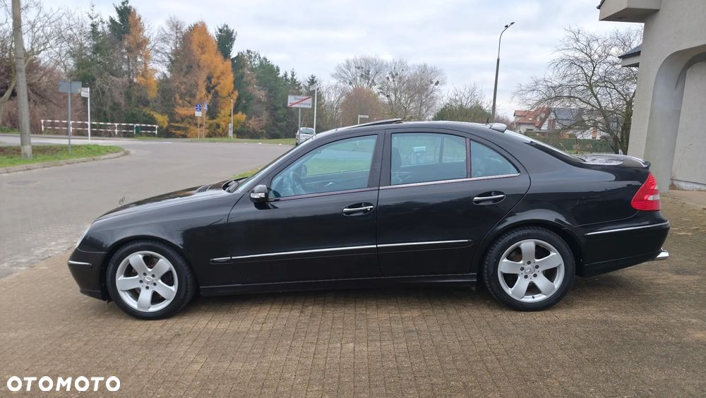 Mercedes-Benz Klasa E 500 4Matic Avantgarde Sport Edition AMG - 15