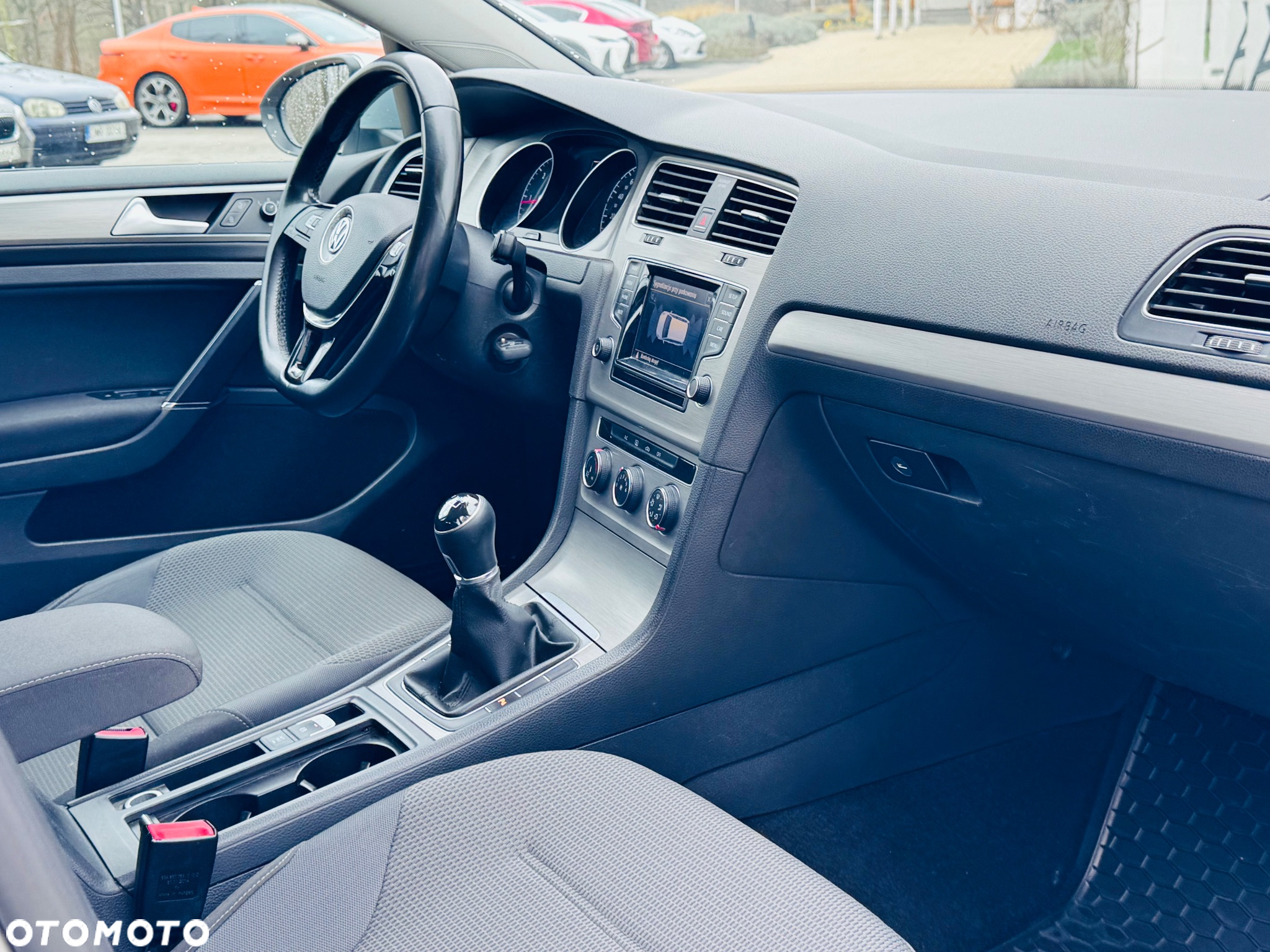 Volkswagen Golf VI 1.6 TDI Trendline - 31