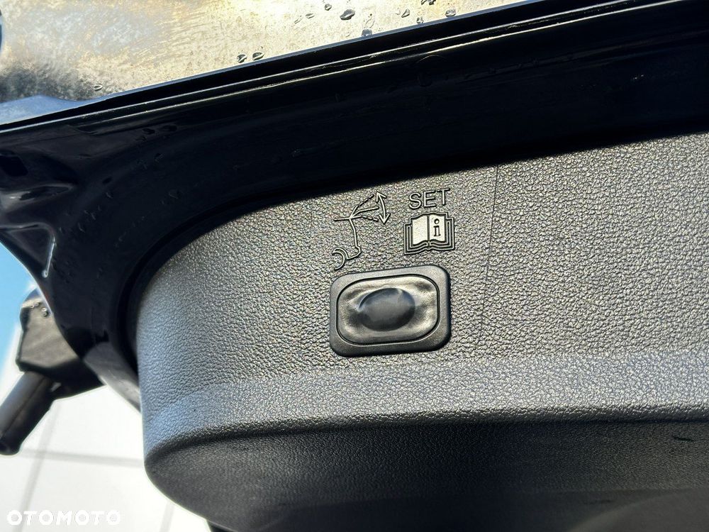 Ford Kuga 2.0 TDCi AWD Titanium - 32