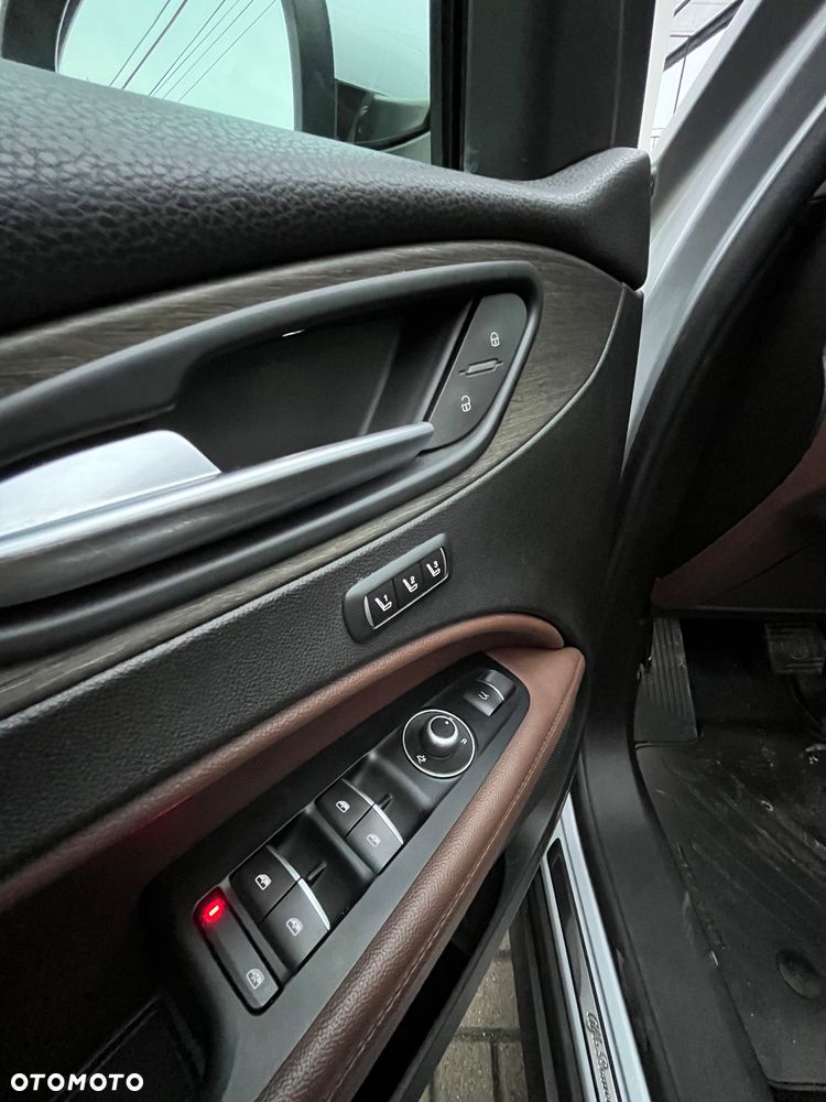 Alfa Romeo Stelvio 2.0 Turbo 16V AT8-Q4 Ti - 9