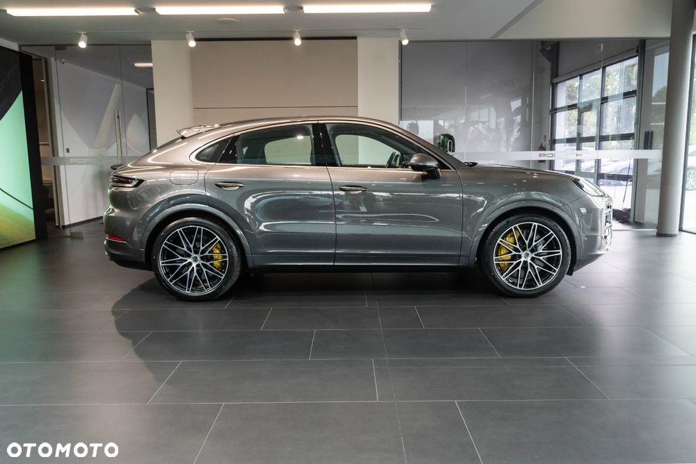 Porsche Cayenne Turbo E-Hybrid PHEV - 9