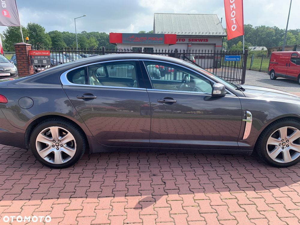 Jaguar XF 2.7 V6 Premium Luxury - 12