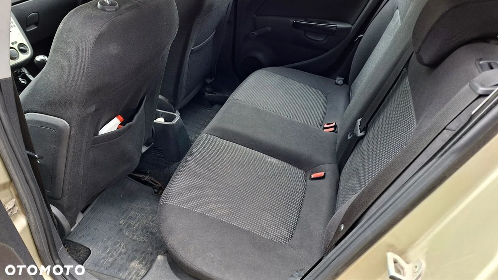 Opel Corsa 1.2 16V Essentia - 7