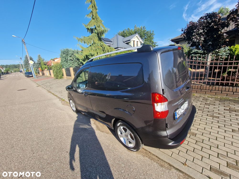 Ford Transit Courier - 10