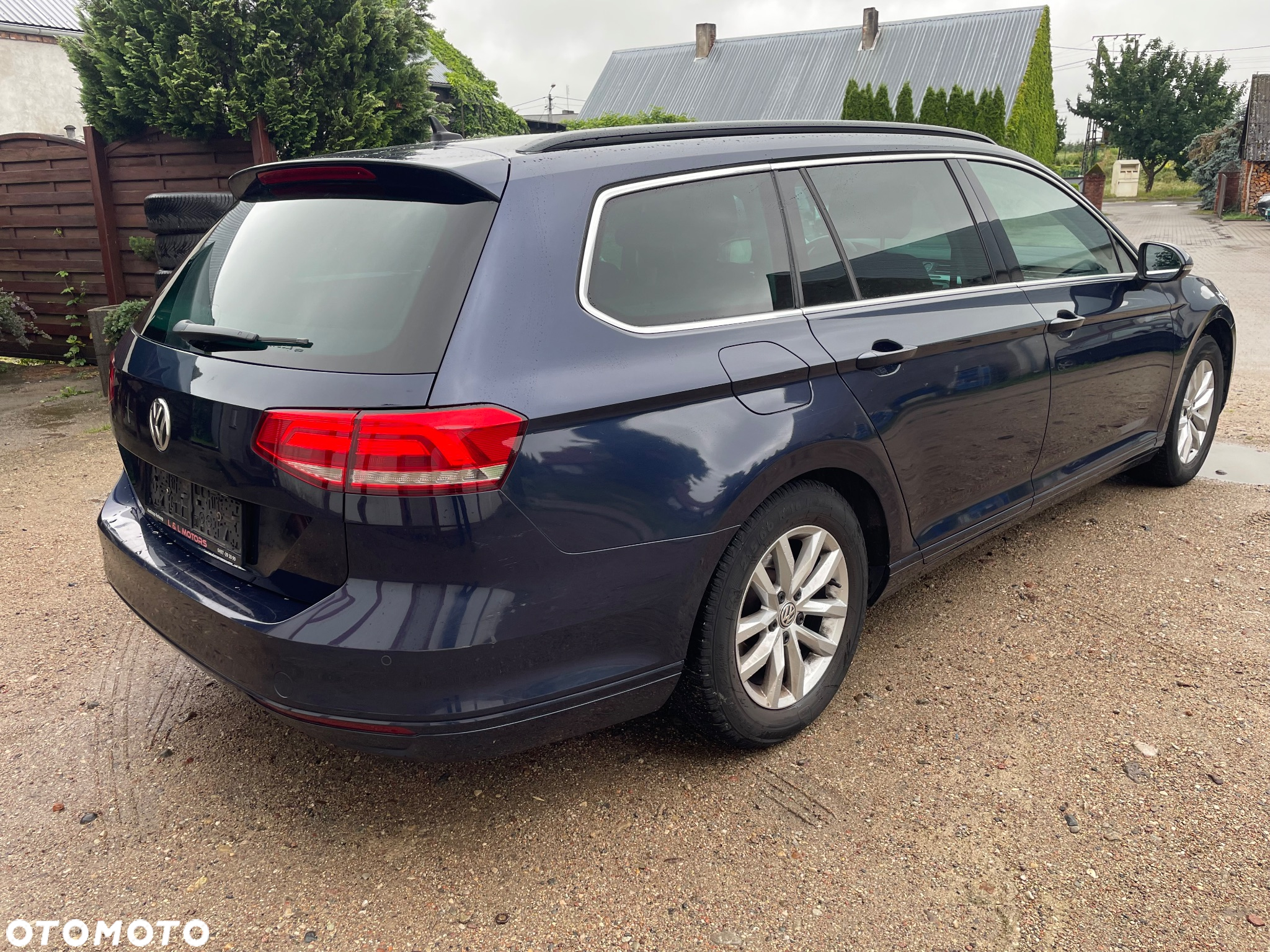 Volkswagen Passat Variant 1.6 TDI SCR DSG Trendline - 4