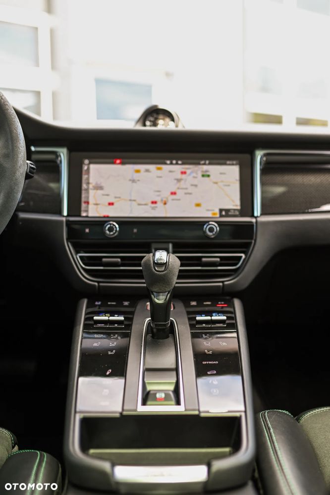 Porsche Macan - 26