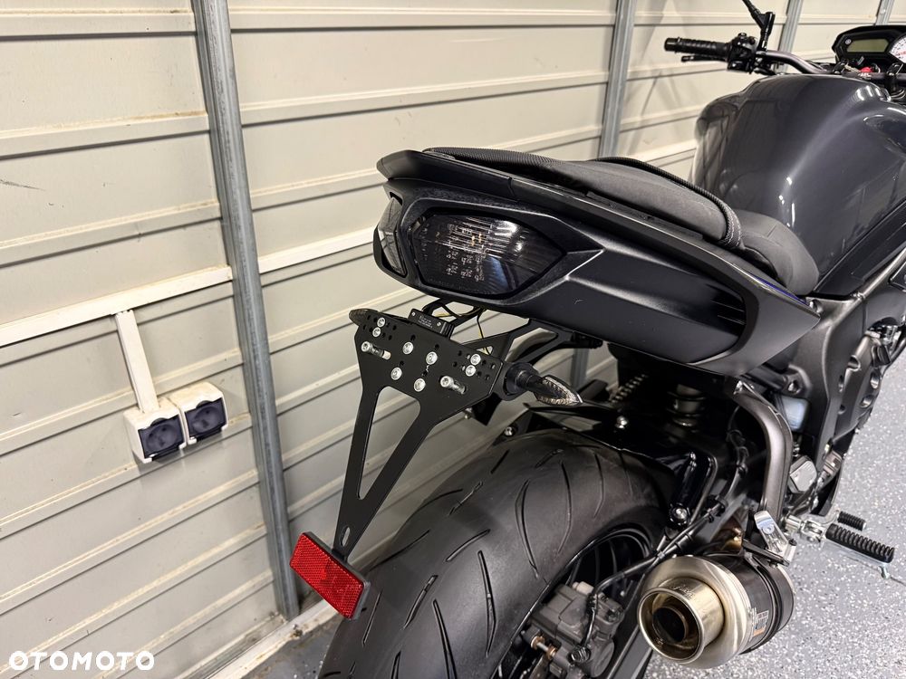 Yamaha FZ8 - 5