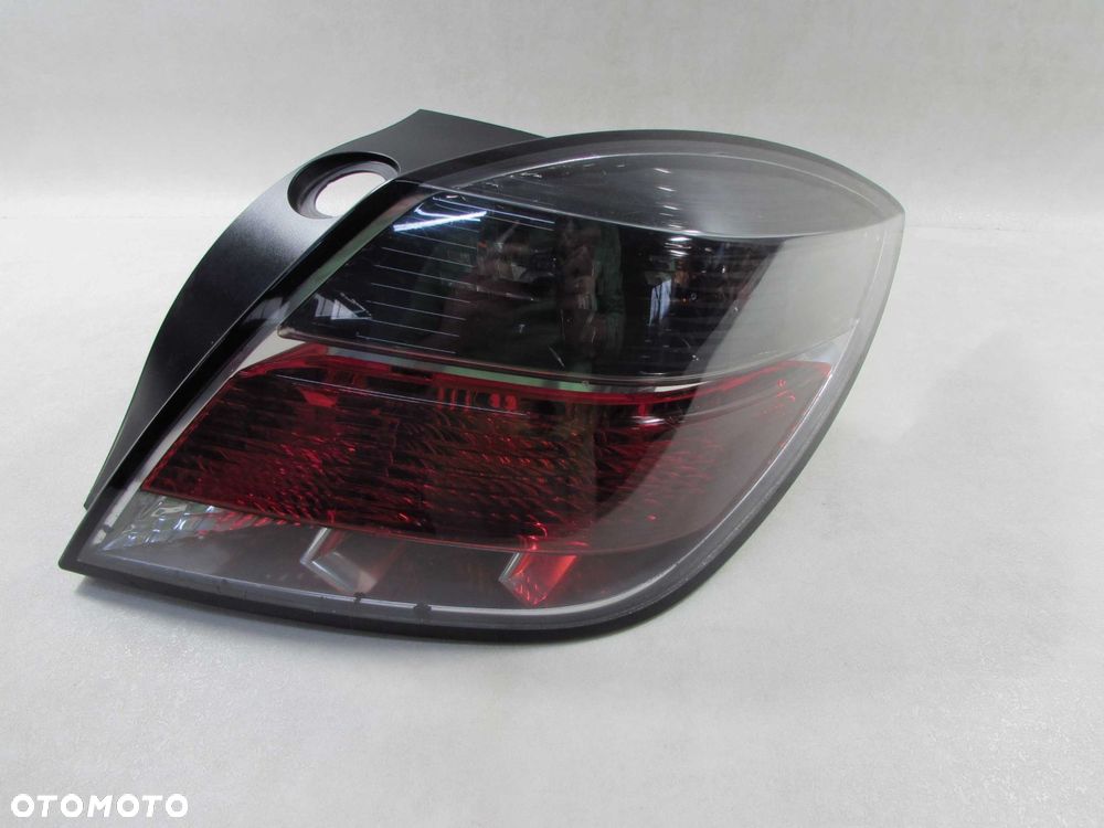OPEL ASTRA H HB GTC SRI LAMPA TYL PRAWA 13252444 - 2
