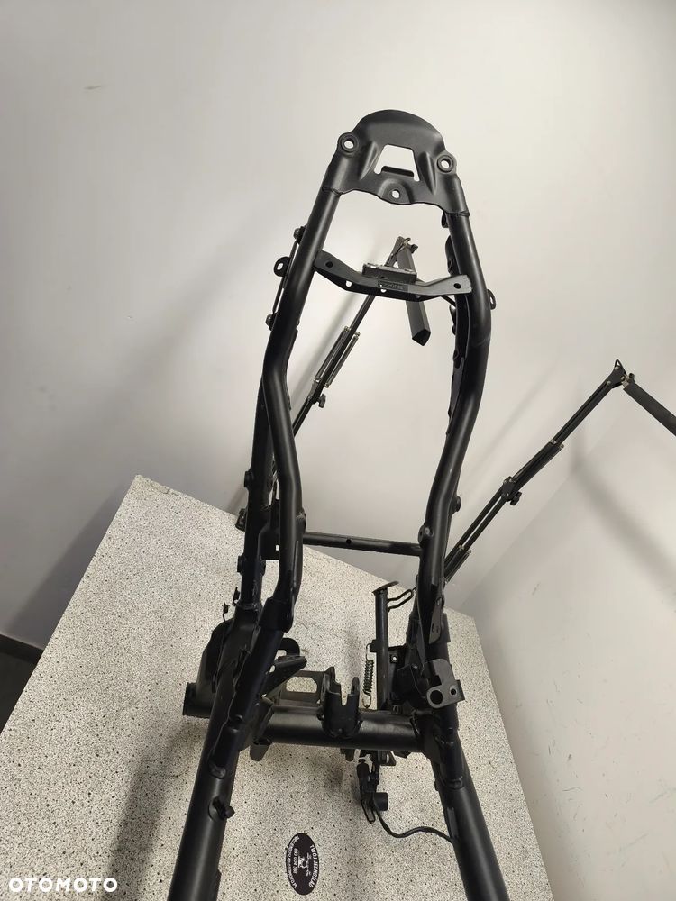 Rama z dokumentami Triumph Trident 660 2022 - 18