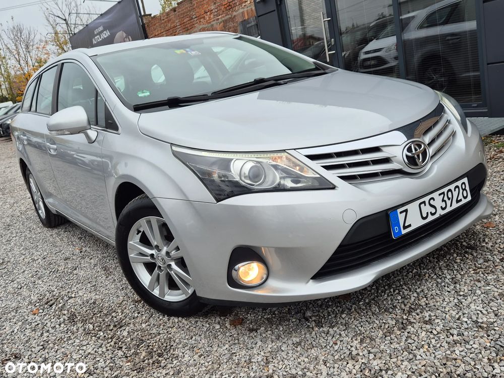 Toyota Avensis Touring Sports 1.8 Comfort - 19