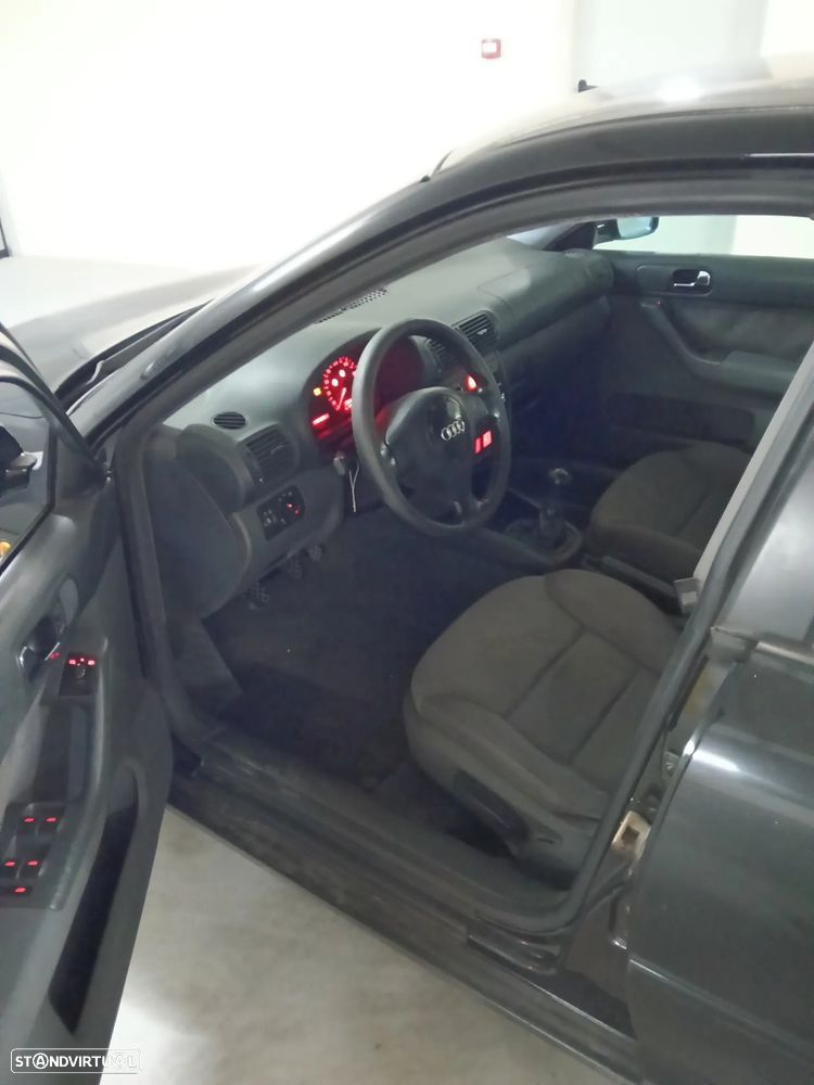 Audi A3 1.9 TDI Attraction - 3