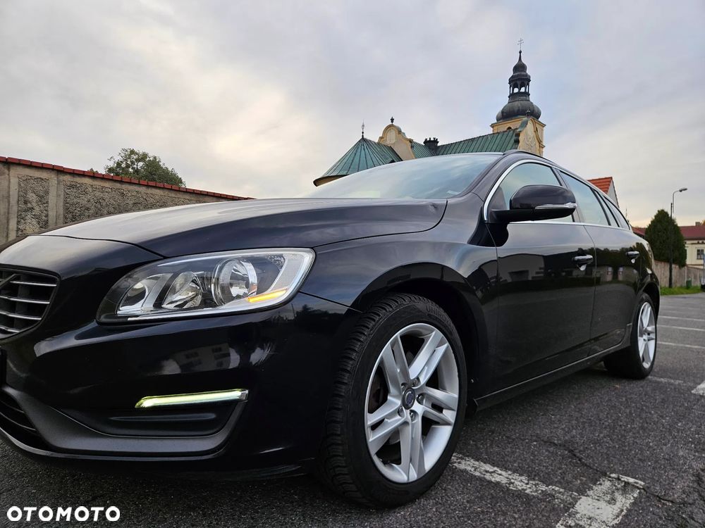 Volvo V60 D4 Drive-E Momentum - 3