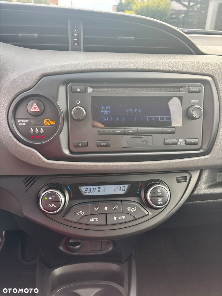 Toyota Yaris Hybrid 100 Life - 14