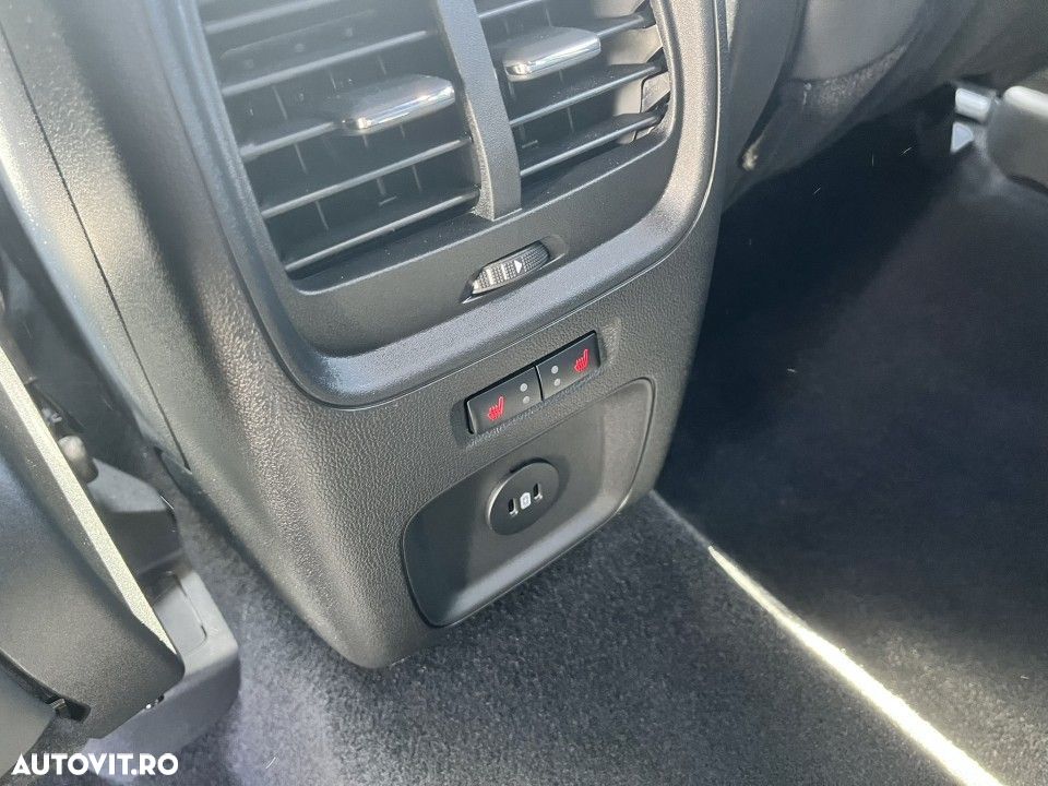 Ford Kuga - 17