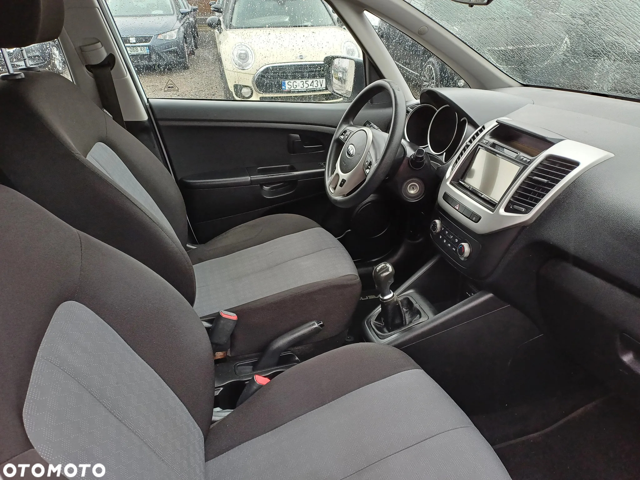 Kia Venga 1.4 CVVT Edition 7 - 9