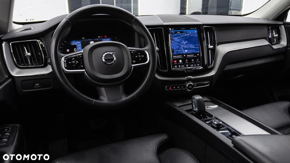 Volvo XC 60 B4 D AWD Plus Dark - 16