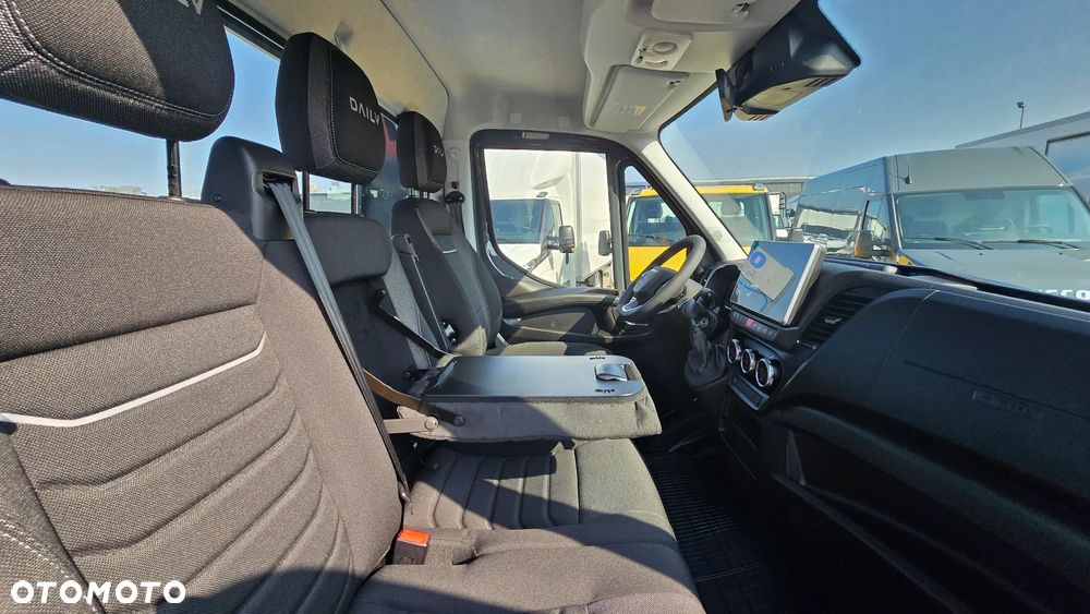 Iveco DOSTEPNY OD RĘKI !!! - 17