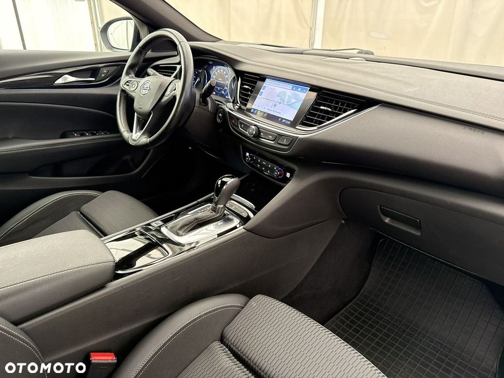 Opel Insignia - 21