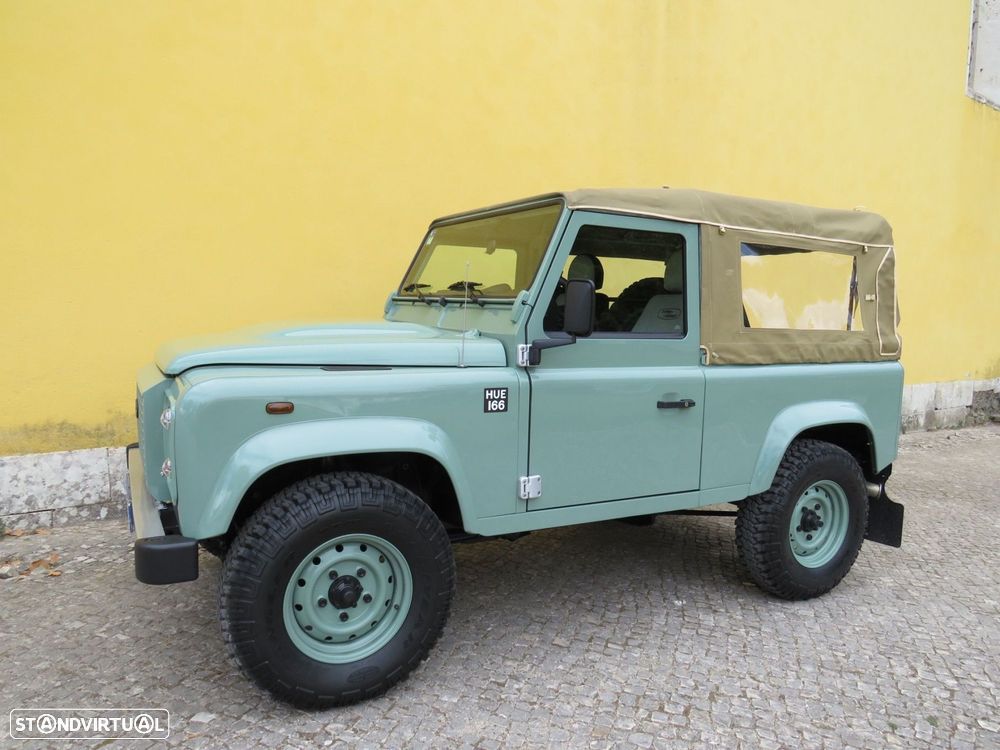 Land Rover Defender - 4