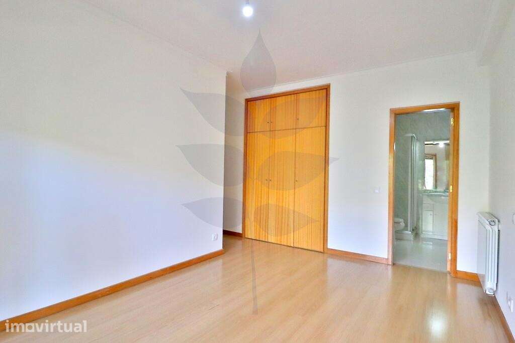 Arrenda-se Apartamento T3 - S. Vitor - - Grande imagem: 4/25