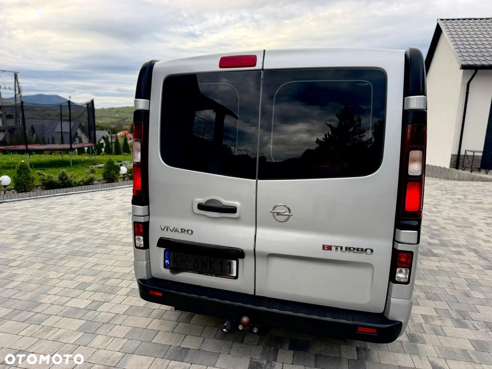 Opel Vivaro 2015 photo 2