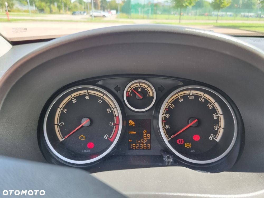 Opel Corsa - 9