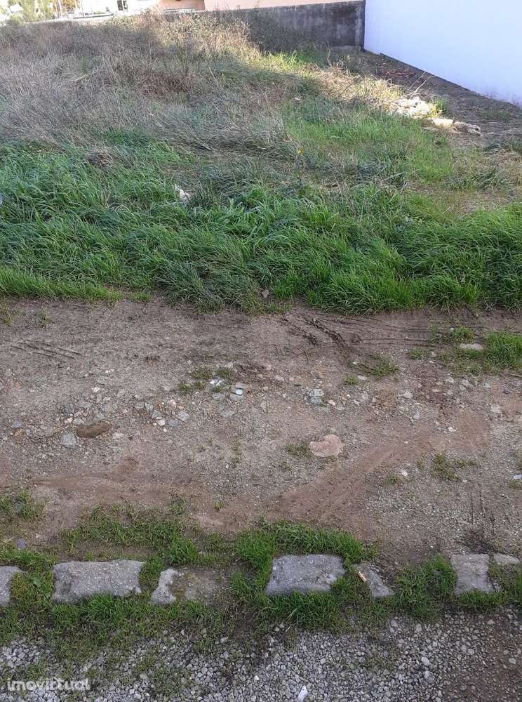 Terreno em Gião, Santa Maria Feira com 300 m2 - Grande imagem: 4/6