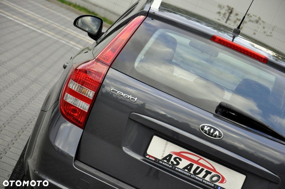 Kia Ceed 1.4 CVVT SW EX - 28