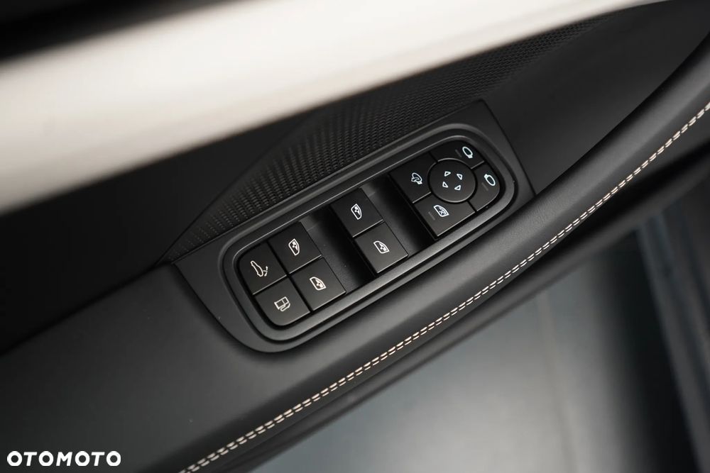 Porsche Panamera - 24