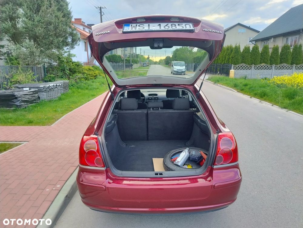 Toyota Avensis 1.8 VVT-i Luna - 7